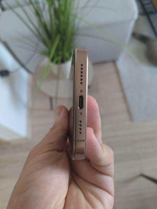 iPhone 16 PRO MAX с гаранция