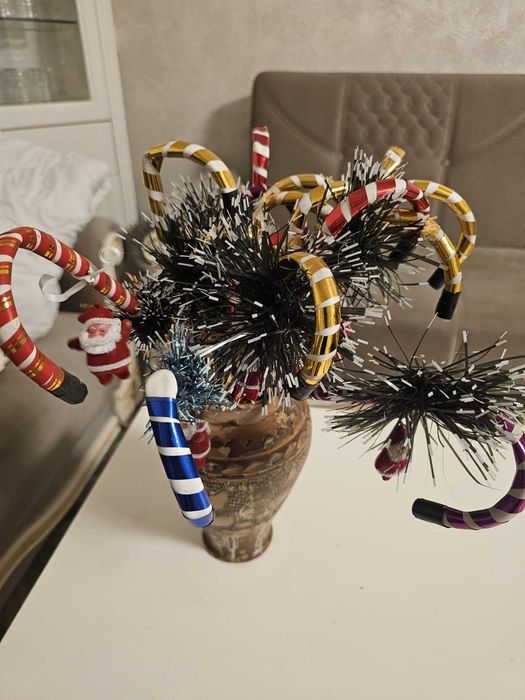 Vând en-gros bețe de Moș Nicolae – lucrate manual