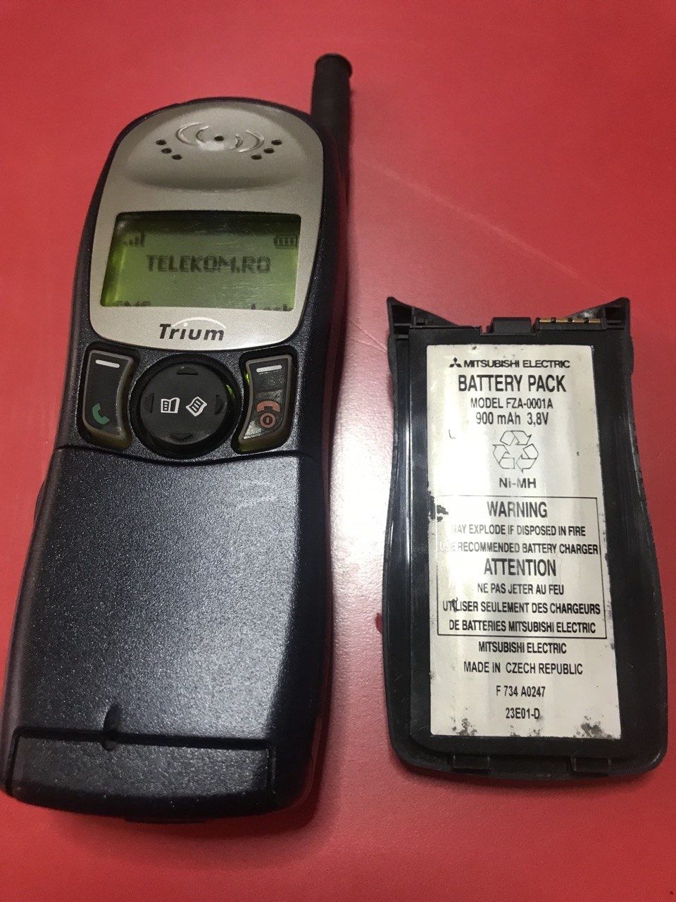 Telefon funcțional vechi de colecție