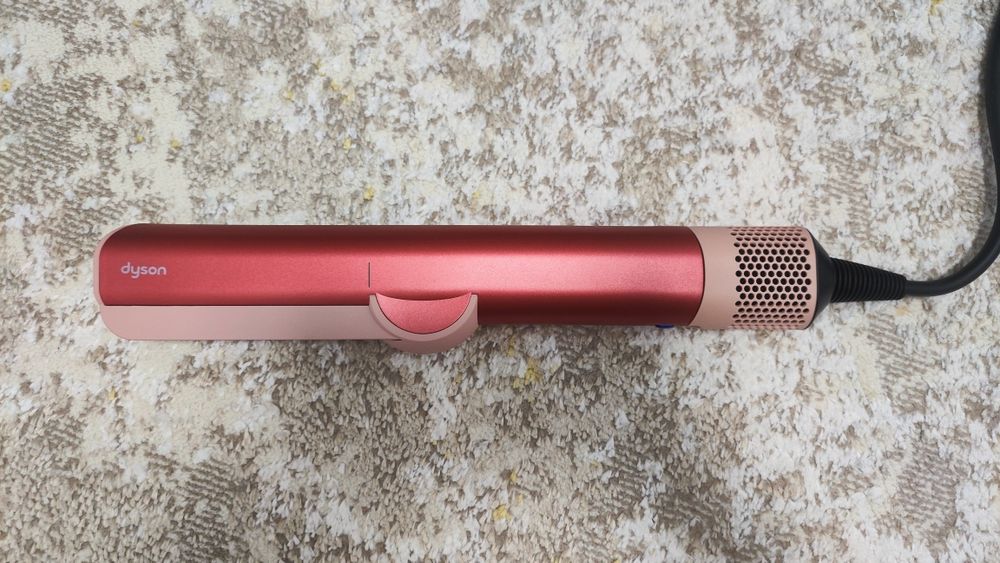 Фен dyson airstrait HT01