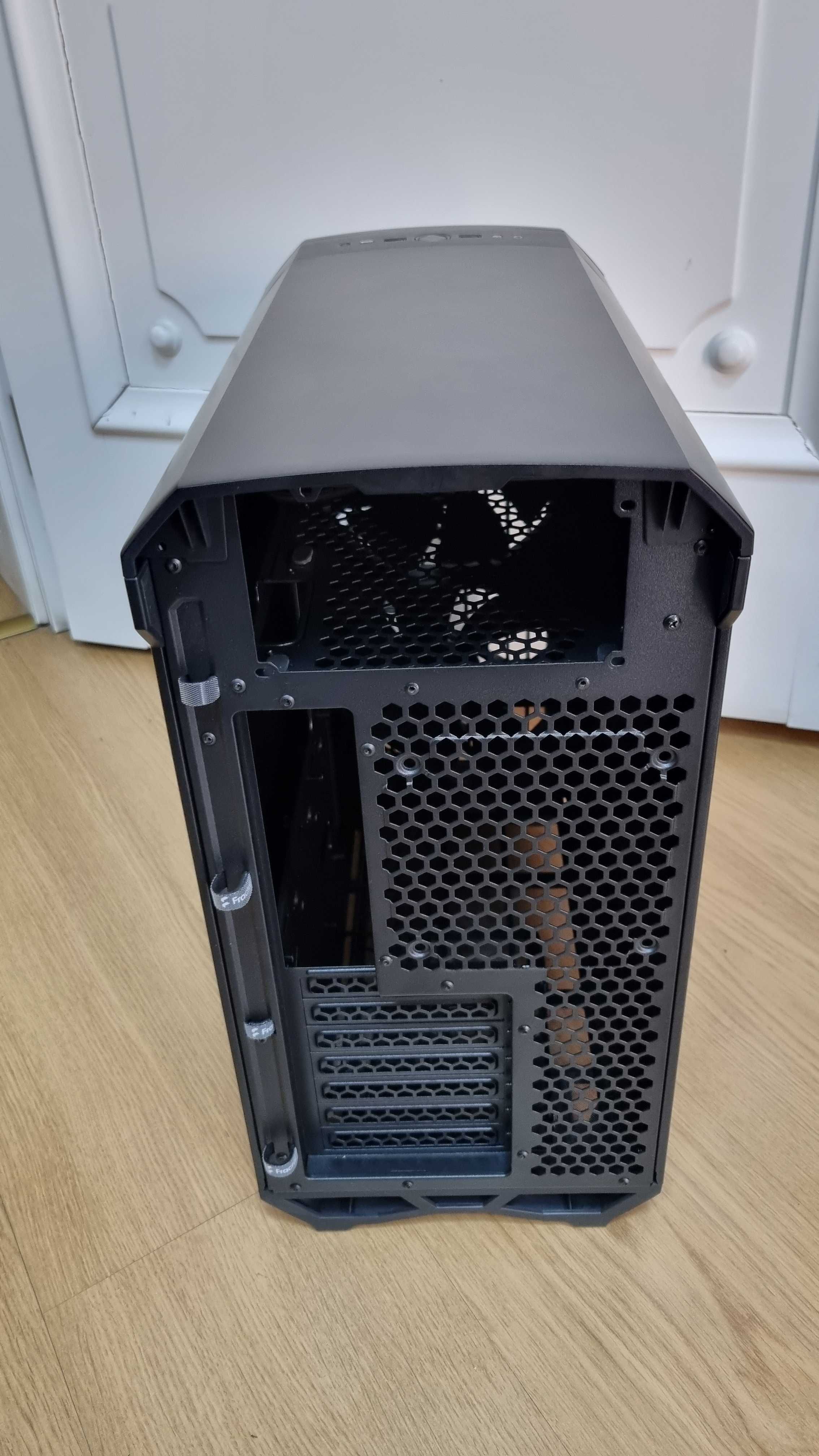 Carcasa Fractal Design Torrent Compact Black Solid