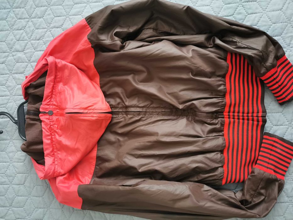 Продавам горнище Nike