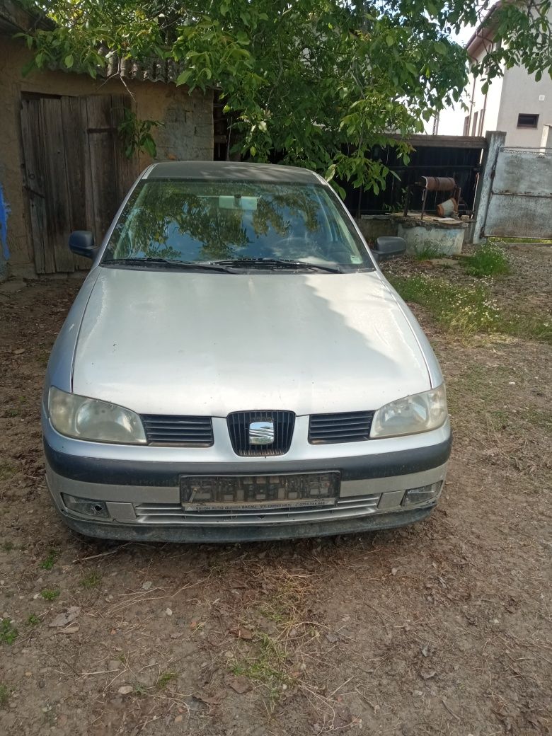 Seat Cordoba an 2002 euro 4 pentru piese mașina ieste în stare de func