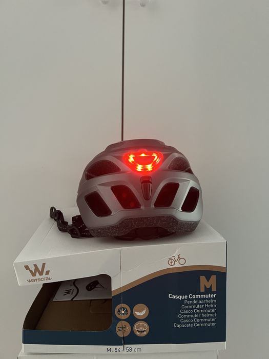 Casca bicicleta cu lumini - noua