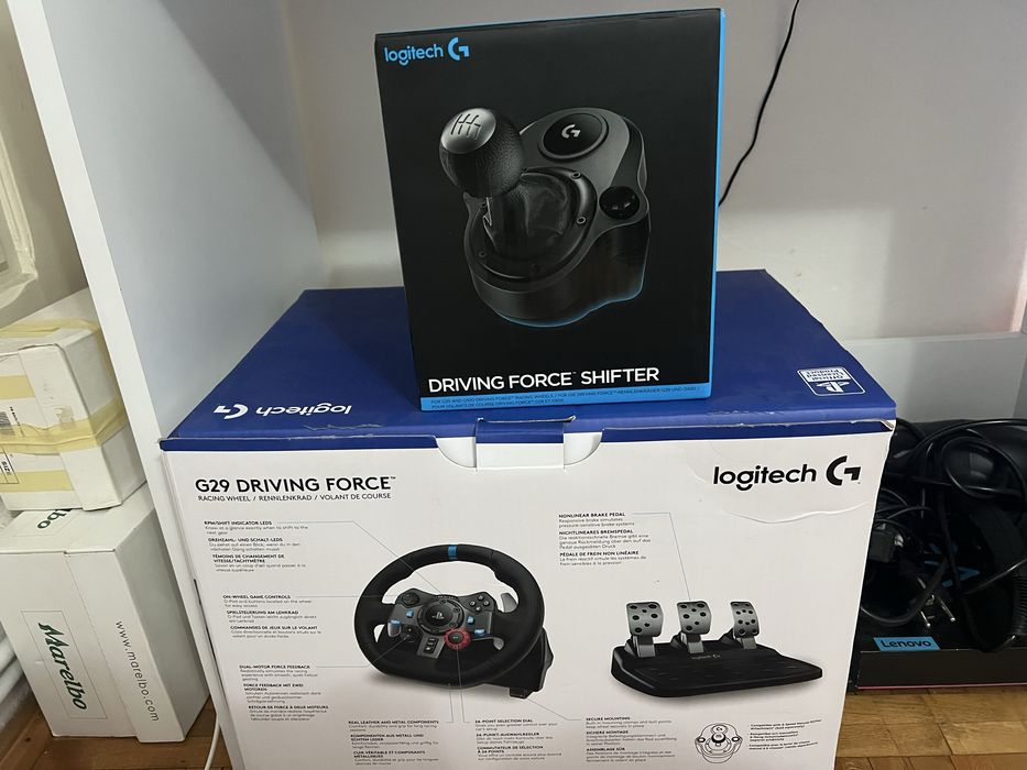 Volan cu pedale si schimbator logitech , g29