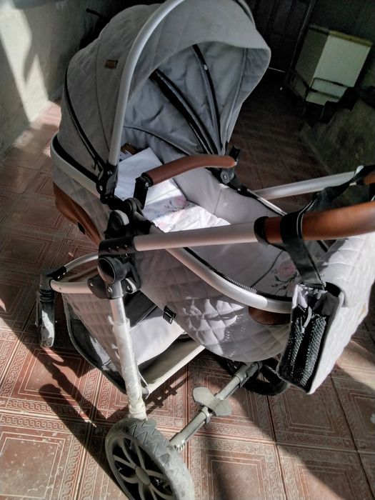 Каляска детская для детей с сумкой