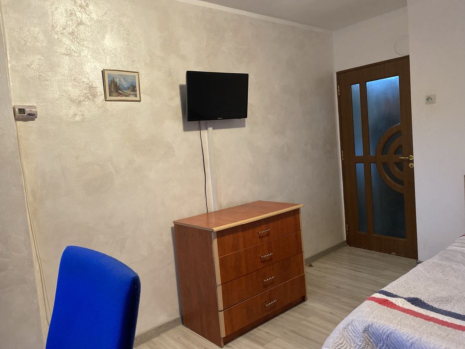 Inchiriez apartament Gradinari