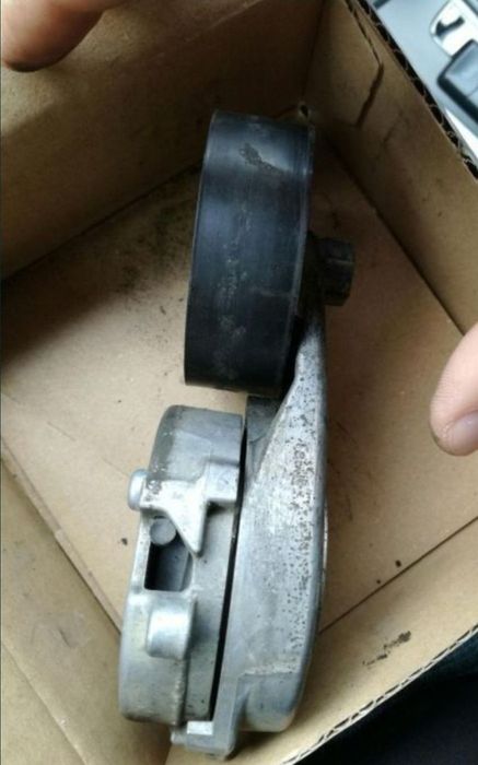 Intinzator alternator Audi A4 B8 dupa 2008 original stare f buna