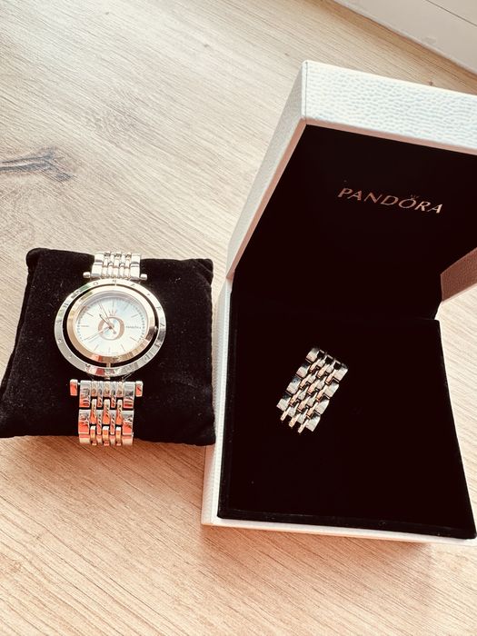 Часовник PANDORA дамски ръчен часовник