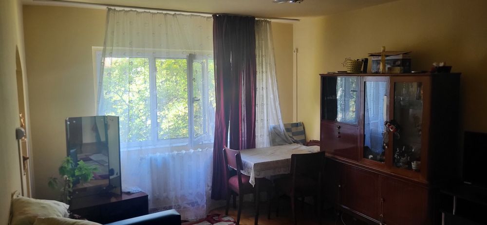 Vand apartament cu 2 camere in Slobozia  Decomandat