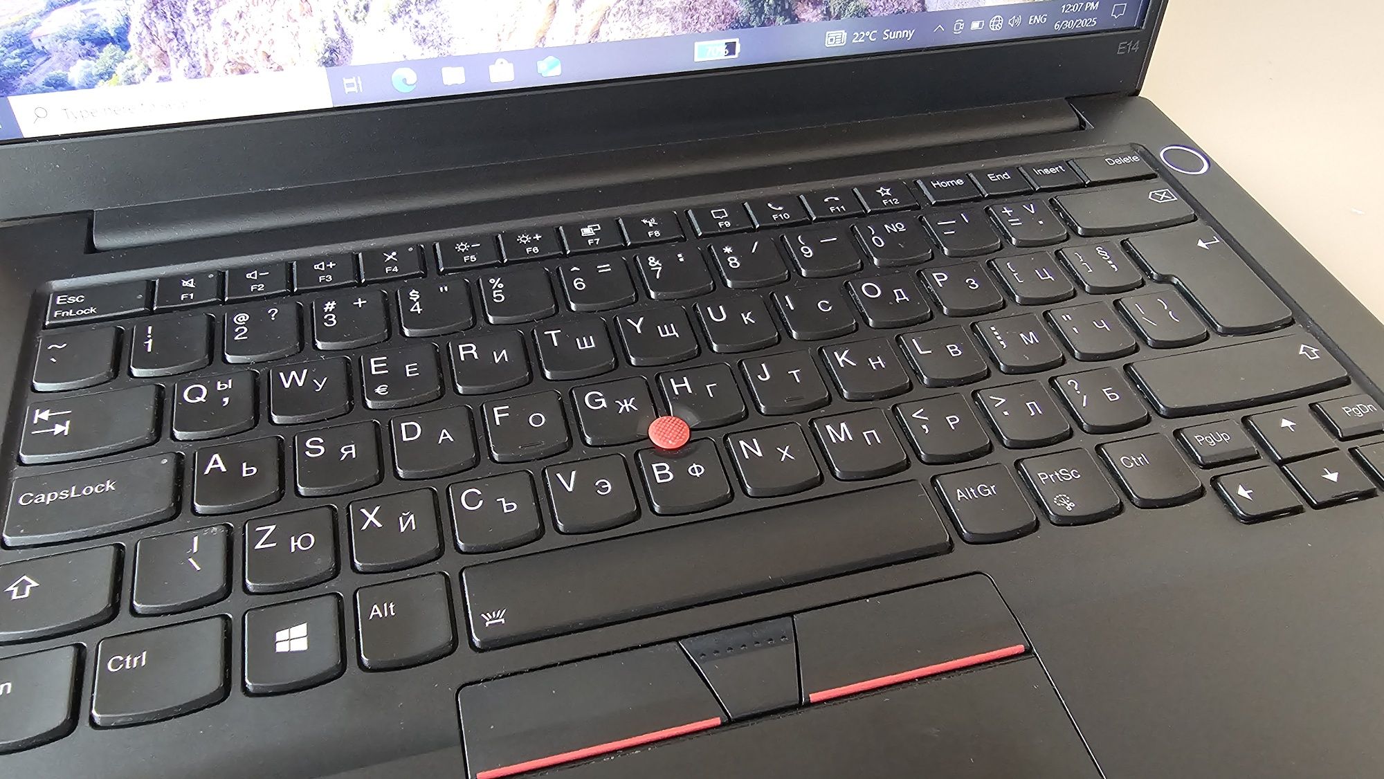 Лаптоп Lenovo E14 i5-1135G7 8GB ram 256 ssd
