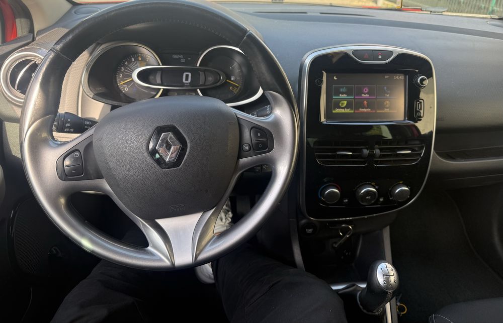 Vand Renault Clio 4 break ,motor 1.2 benzina !! Model Limited!!
