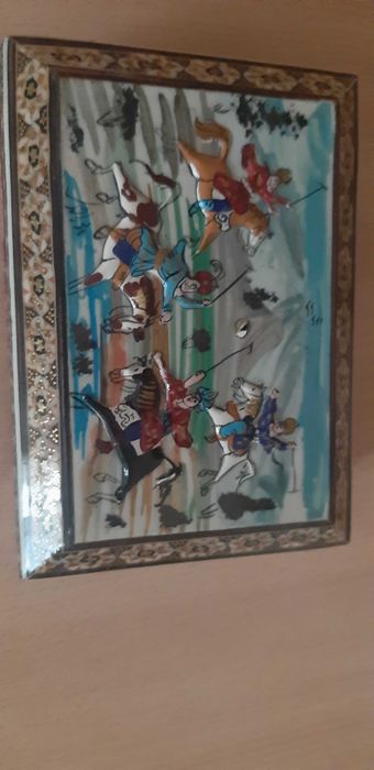 Vând cutie din lemn pentru bijuterii