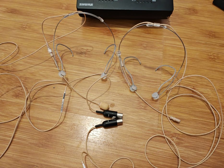 Set 4 Microfoane Shure MXW 1 si 2 , Dock MXWNCS4, SM86, DH5T