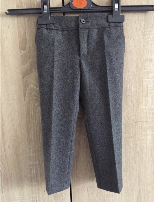 Vand costum pentru ocazii baieti marimea 86-92