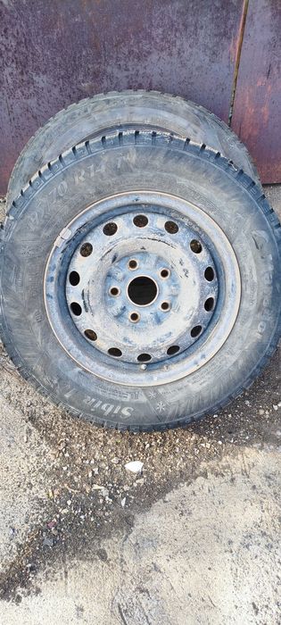 Продам комплектом диски с зимней резиной r14