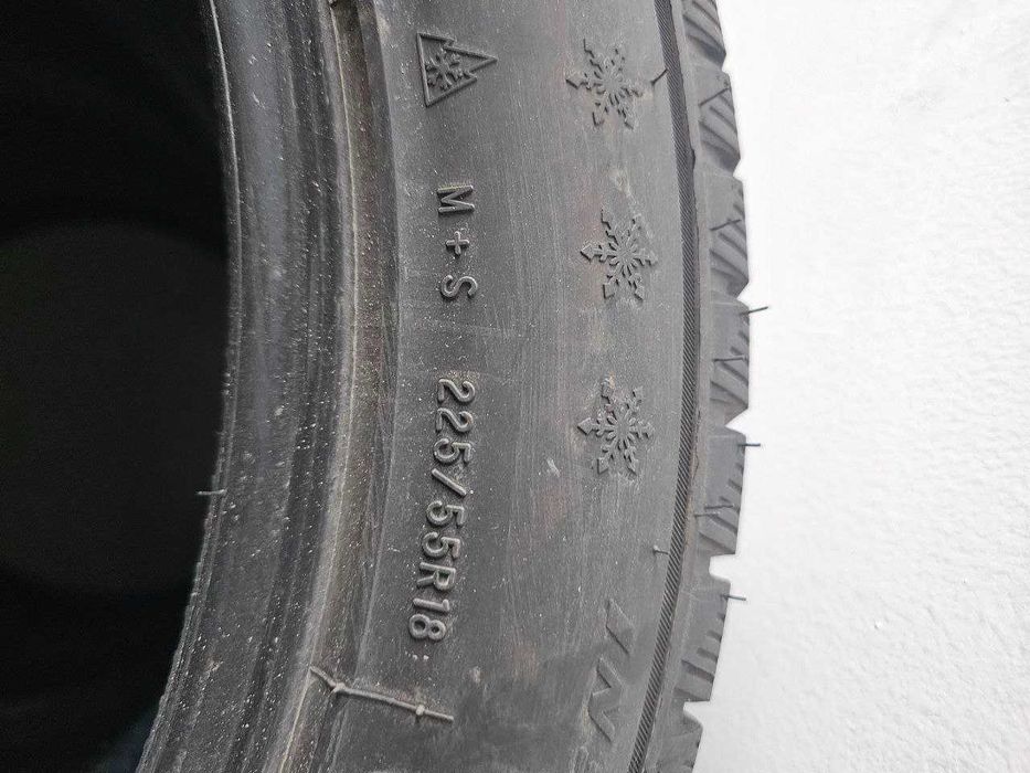 Продаю зимный шины 225/55 R18