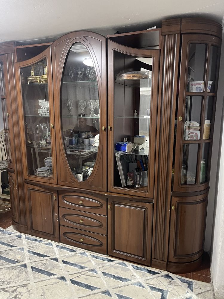 Продам сервант горку
