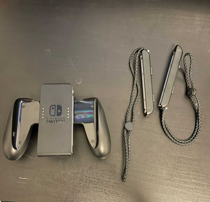 Nintendo Switch Oled + 2 jocuri