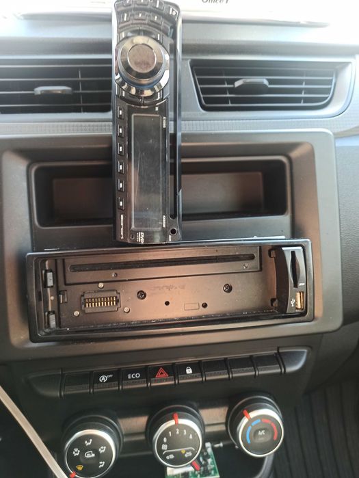 Продавам авторсдио-DVD