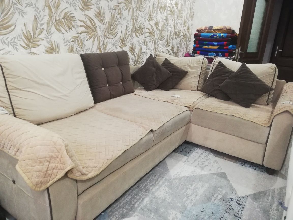 Продам диван для гостиной