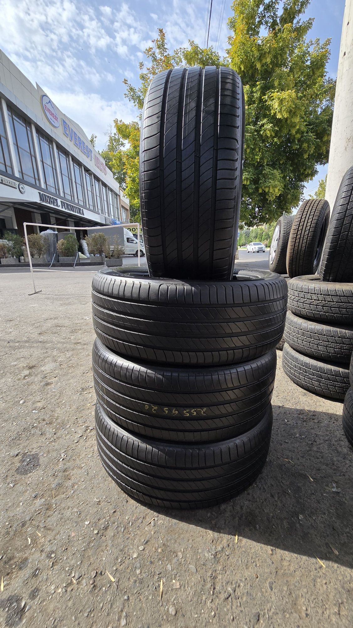 255/45/ R 20 Michelin