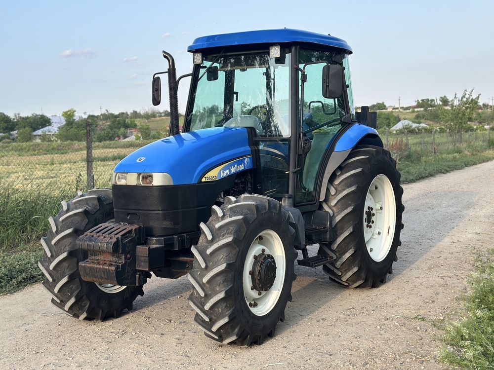 Tactor New Holland TD50505 100 Cai