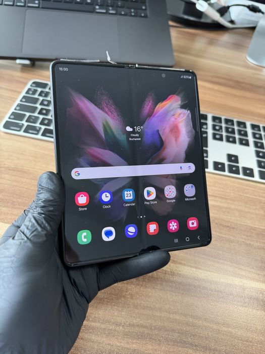 Samsung Z Fold 3 / 256 GB / 12 Gb RAM / Black / Ca nou |