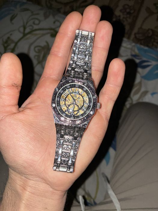 Продам часы в Идеальном состоянии