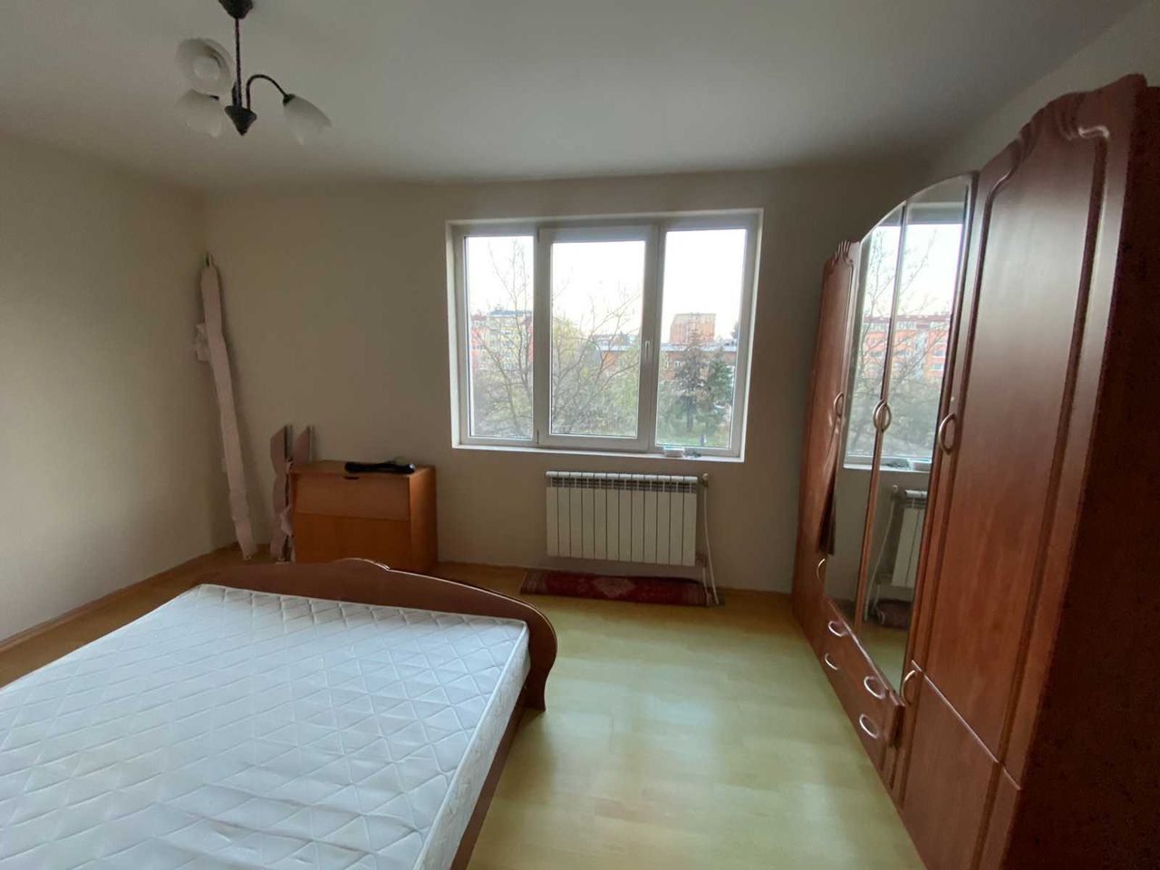 Дава се под наем Тристаен апартамент в София, Дианабад - 102 кв.м за 612 € - Снимка #1