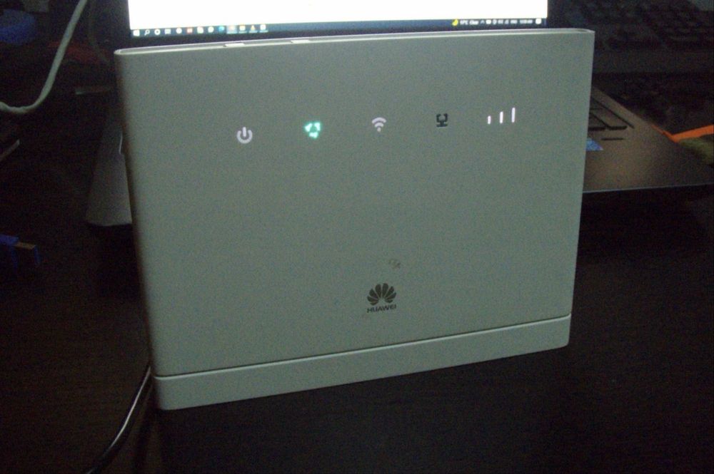 Router Huawei B315, cu loc pentru cartela SIM