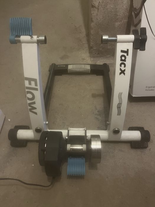 Tacx Flou велотренажор sram red карбонови курбели