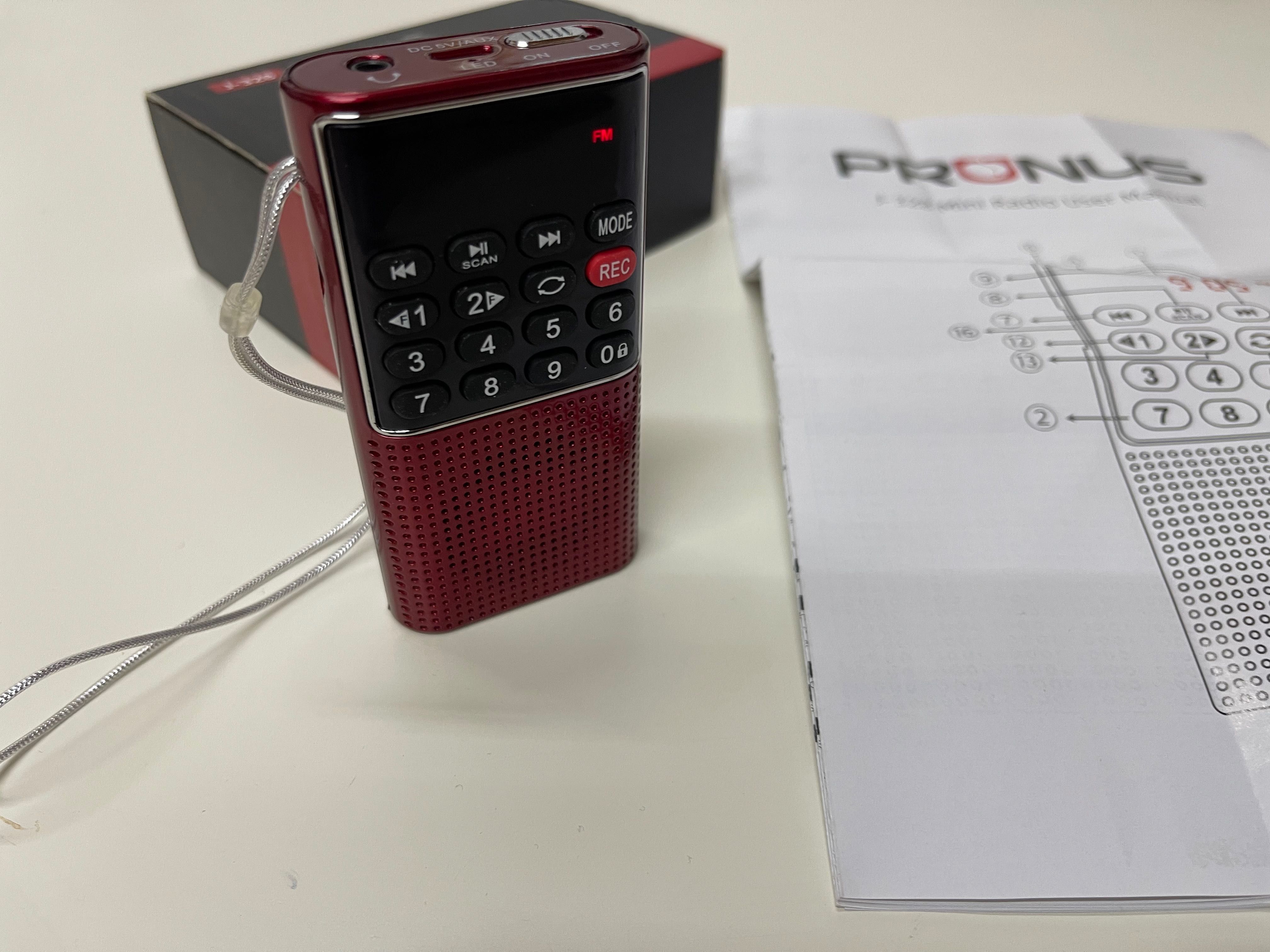 Mini radio portabil,FM,MP3,reportofon,card SD, baterie reîncărcabilă