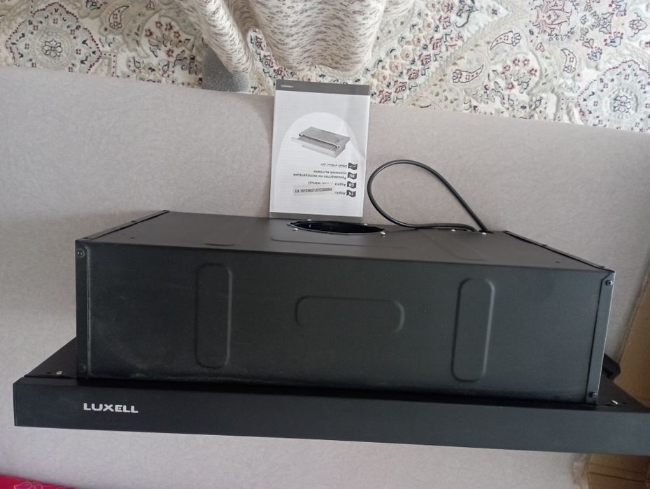 Продается новая вытяжка в упаковке