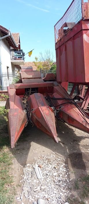 Vând culegătoare porumb pe 2 rânduri.