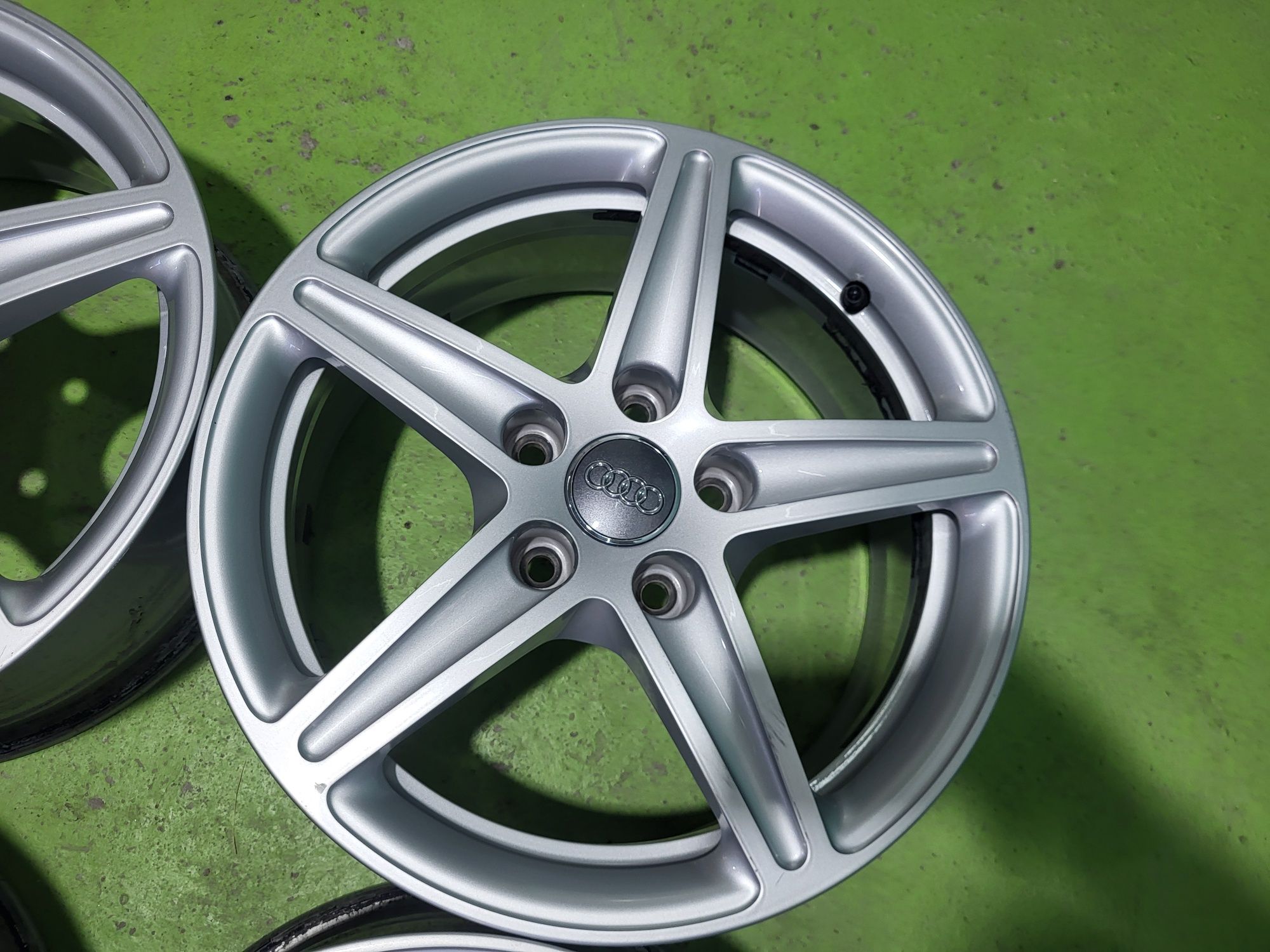 16 5x112 Audi A3 A4 Skoda Vw лети джанти 5х112