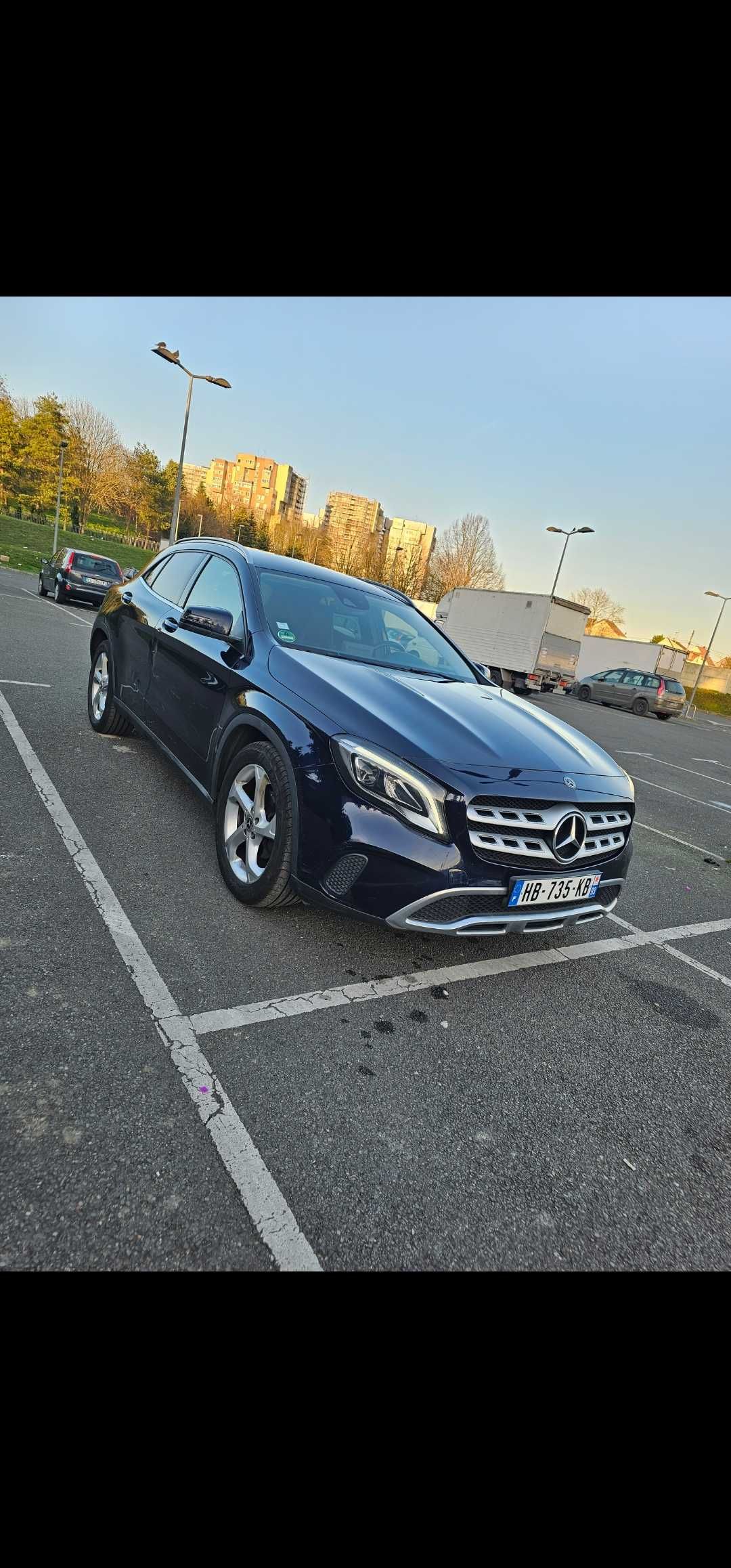 Vand sau schimb Mercedes GLA 180 2018 faza 2 faruri led