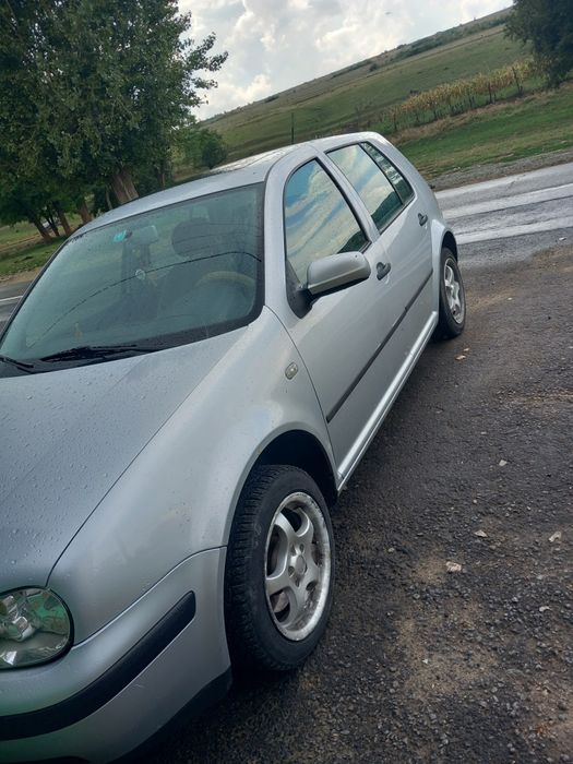 Vând golf 4 în stare foarte buna