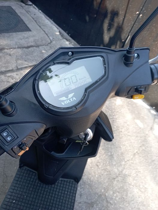 Scuter vsx negru nou nouț.