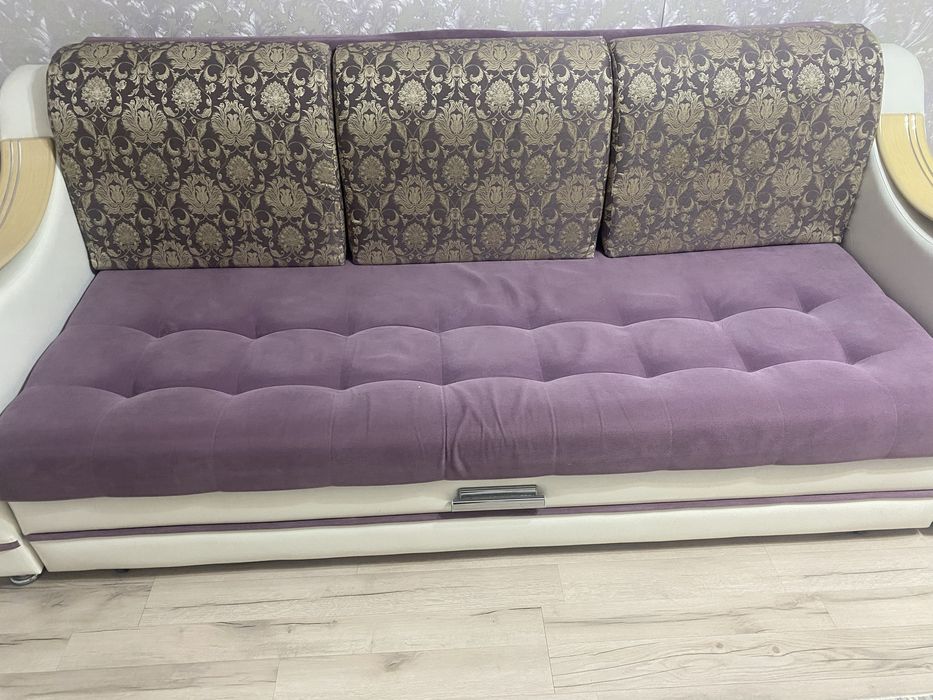 Продам диван в хорошем состоянии