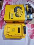 Vând baterie dewalt 5Ah-  18v