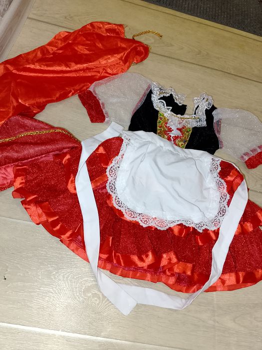 Продам платья  новые