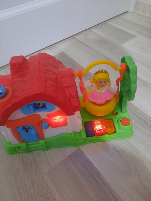 Casuta cu sunete si lumini