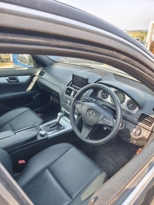 Dezmembrez Mercedes C320 W204