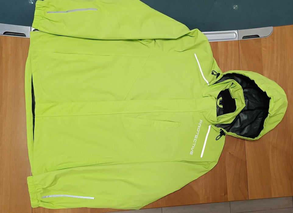 Protective-Много Запазено