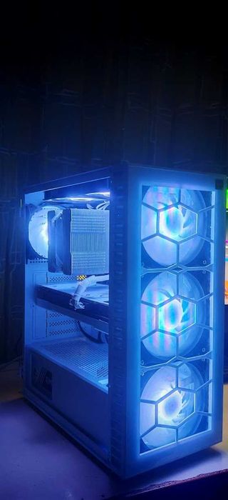 Геймърско PC R9 5900X/32Gb/1.5Gb SSD/RX 6700XT 12Gb/Гаранция