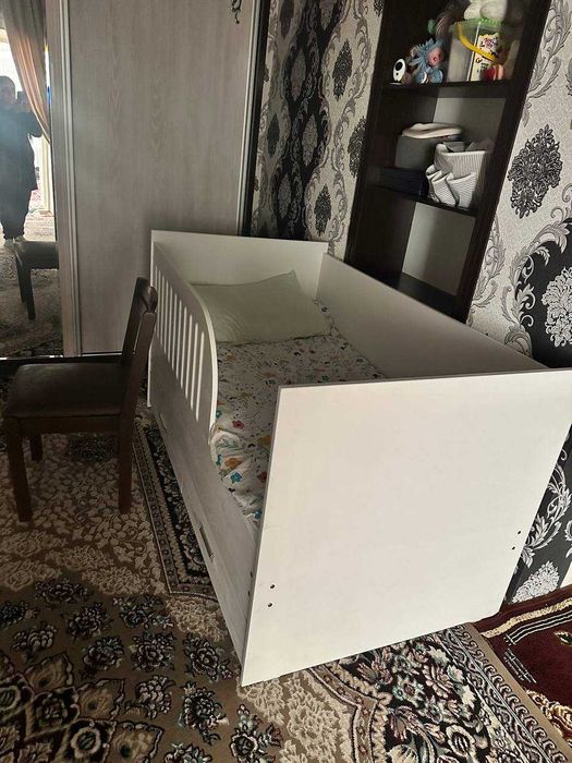 Детская кровать с матрасом