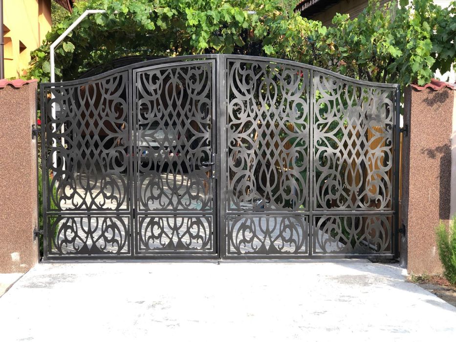 Porti - Garduri - Balustrade - Balcoane