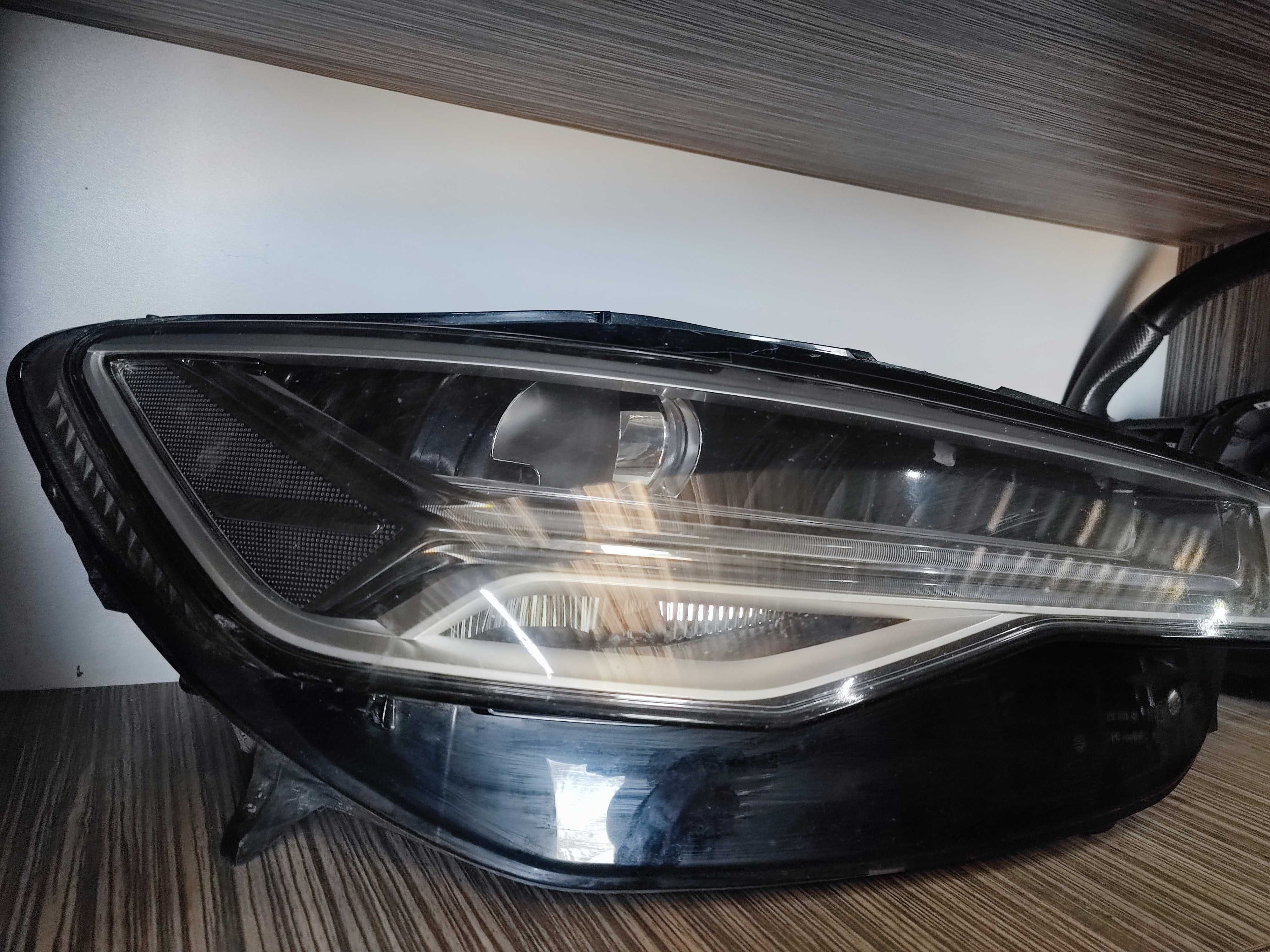 Десен фар фарове Audi A6 4G0 OEM FULL LED DRL Matrix дефект