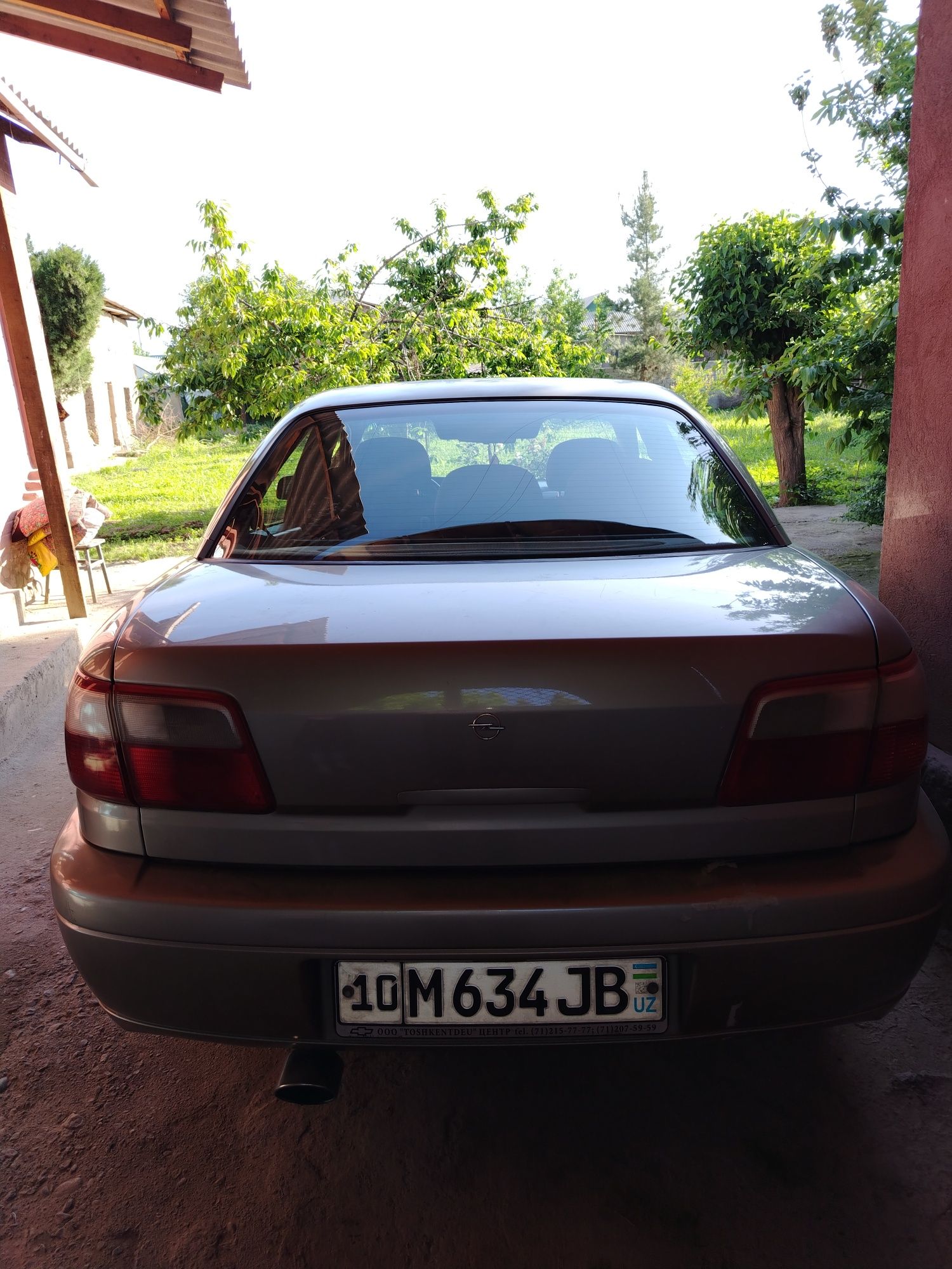 OPELNOMEGA B Srochna sotiladi